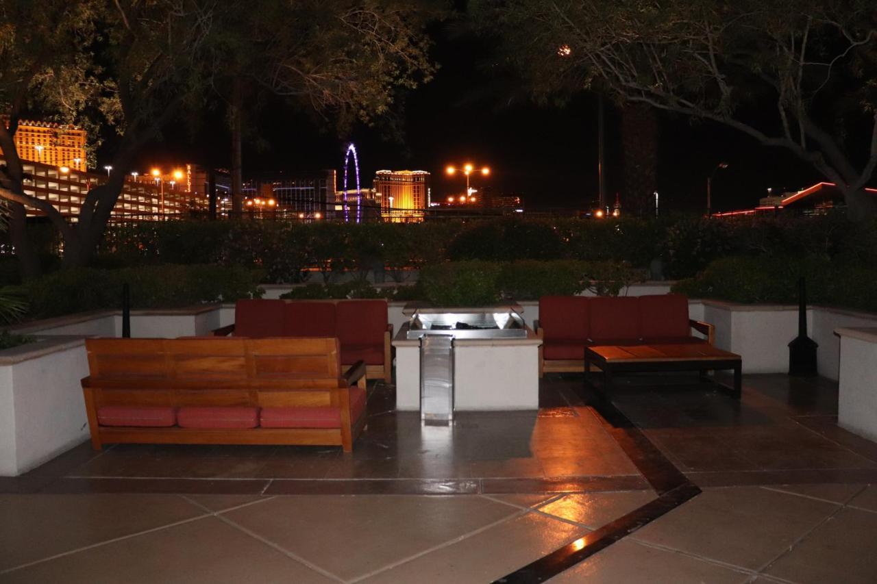 Balcony Suite Strip View Las Vegas Esterno foto
